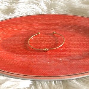 LIKE NEW Fashion Knot Bracelet 🛍